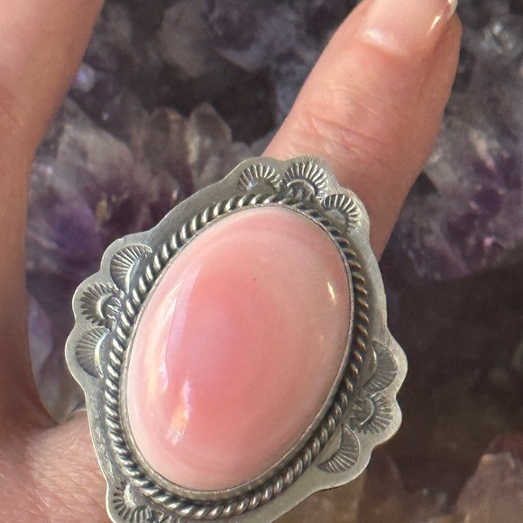 Huge pink conch stone native made J Nelson adjustable sterling silver ring - Picture 6 of 8